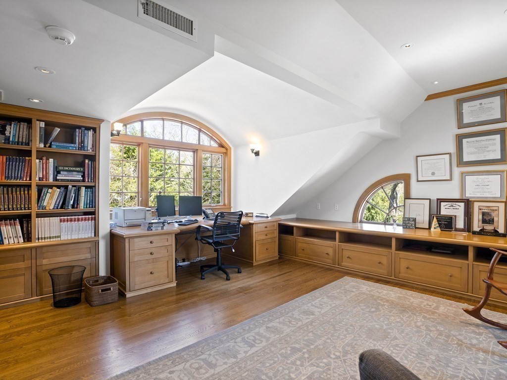 45 Chestnut Street Wellesley, MA 02481 - Photo 23 of 29