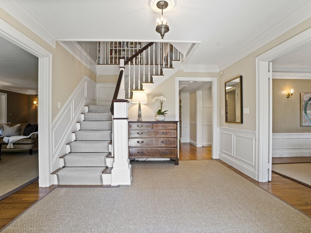 45 Chestnut Street Wellesley, MA 02481 - Photo 3 of 29