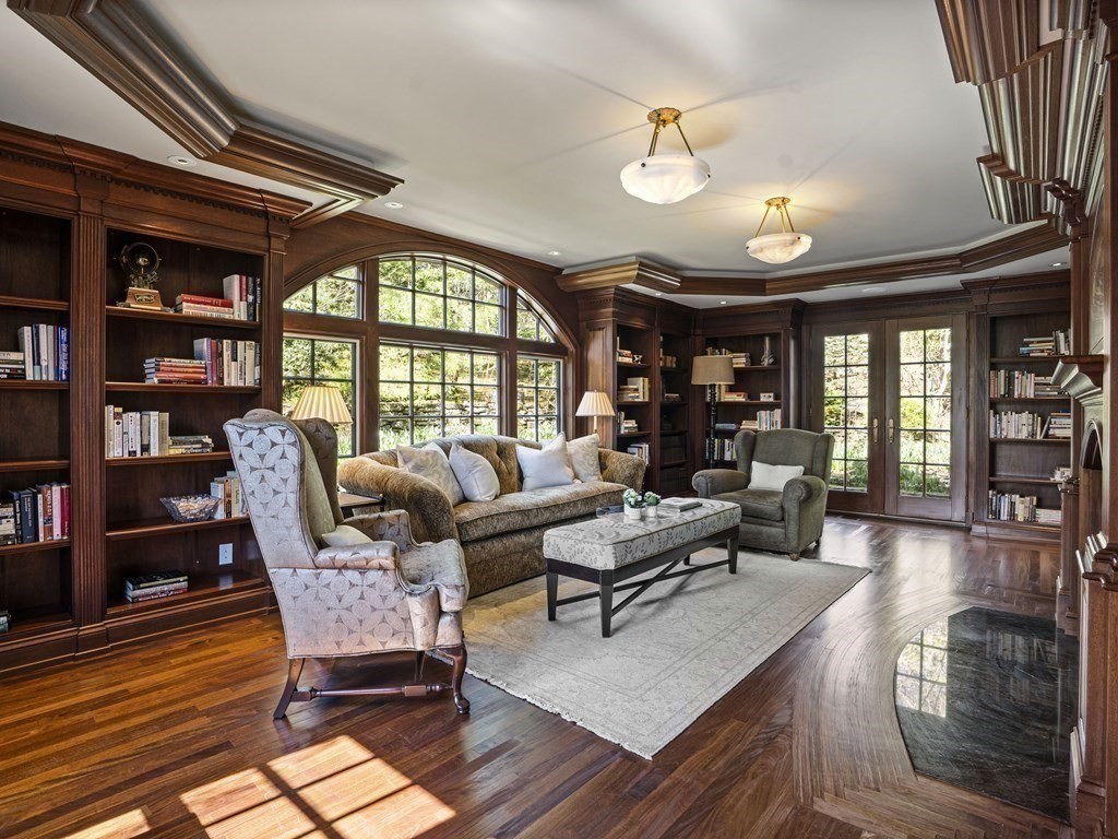 45 Chestnut Street Wellesley, MA 02481 - Photo 6 of 29