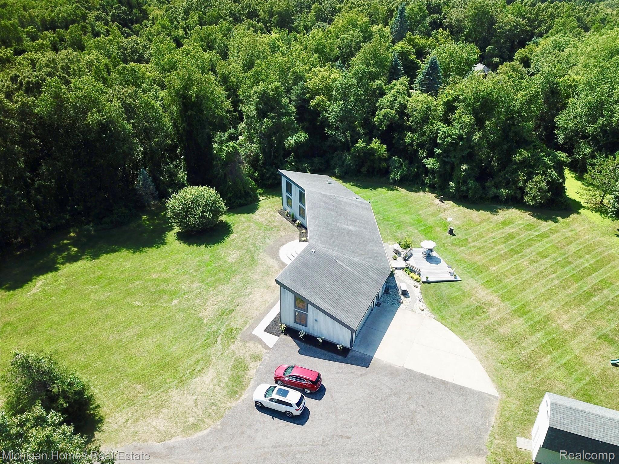 9753 Gibbs Road Clarkston, MI 48348 - Photo 37 of 43 fullsizeoutput_32b.jpeg