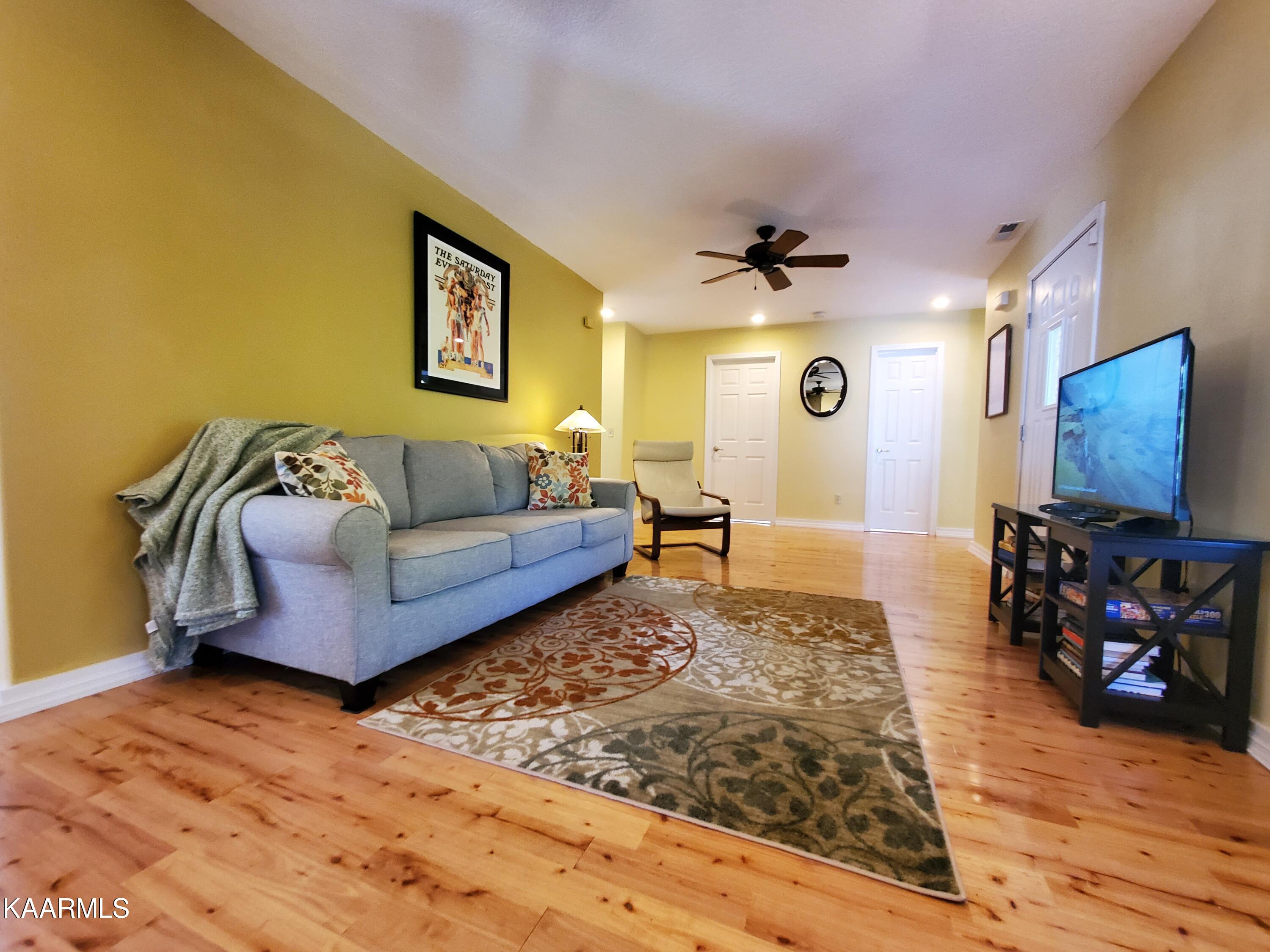 107 Cascade Lane Oak Ridge, TN 37830 - Photo 10 of 26 20220531_102322