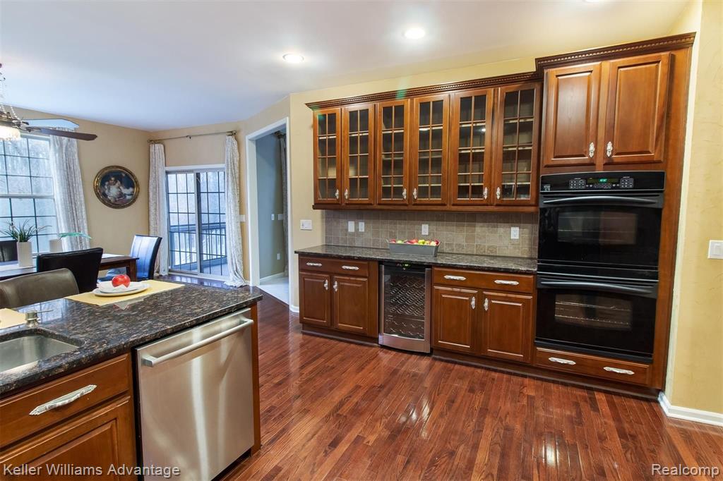 3694 Windingbrook Circle Rochester Hills, MI 48309 - Photo 21 of 44