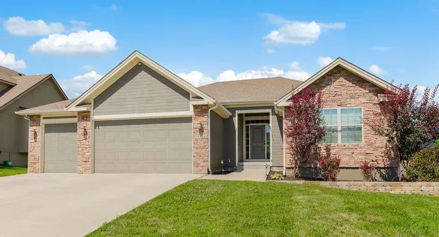 $489,900 | 18406 Rock Ridge, Smithville, MO 64089