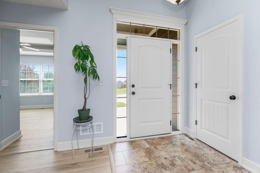 18406 Rock Ridge Smithville, MO 64089 - Photo 2 of 30