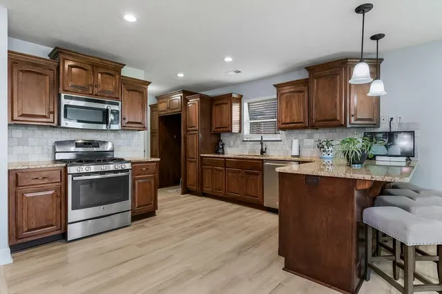 $489,900 | 18406 Rock Ridge, Smithville, MO 64089