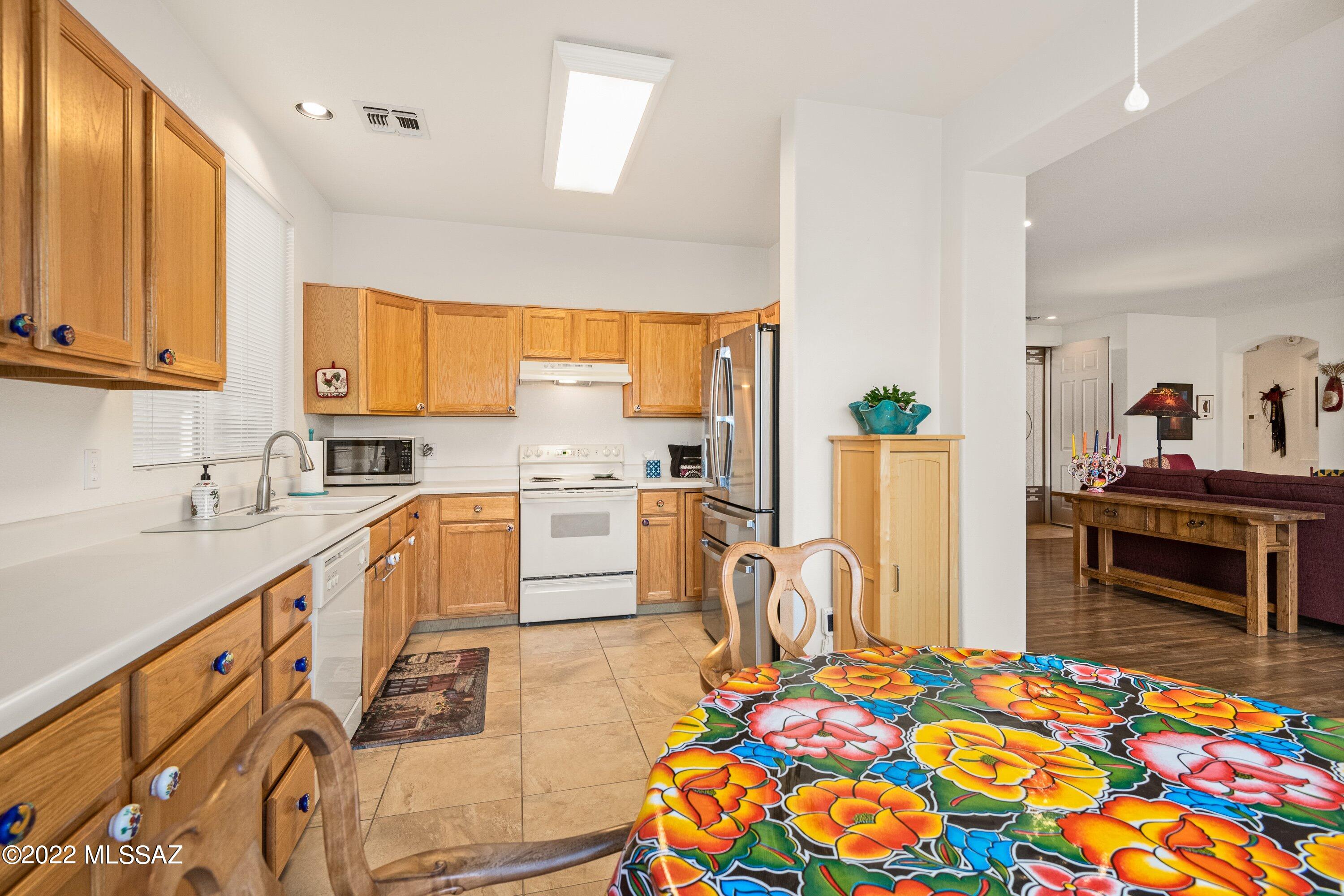 7654 Candle Creek Road Tucson, AZ 85743 - Photo 8 of 39