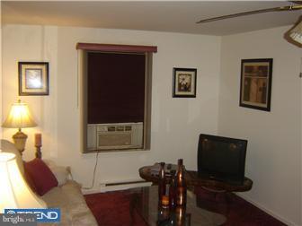 92 Hampshire Road Sicklerville, NJ 08081 - Photo 3 of 9