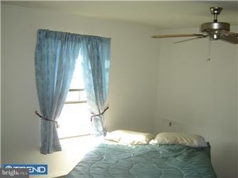 92 Hampshire Road Sicklerville, NJ 08081 - Photo 5 of 9