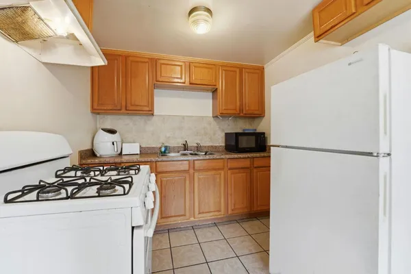 $2,288,000 | 840 El Camino Real, Millbrae, CA 94030