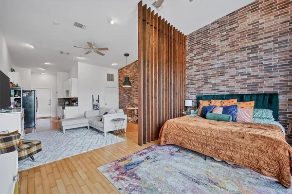 $1,899 | 2931 East 12th Street, Unit 306, Austin, TX 78702