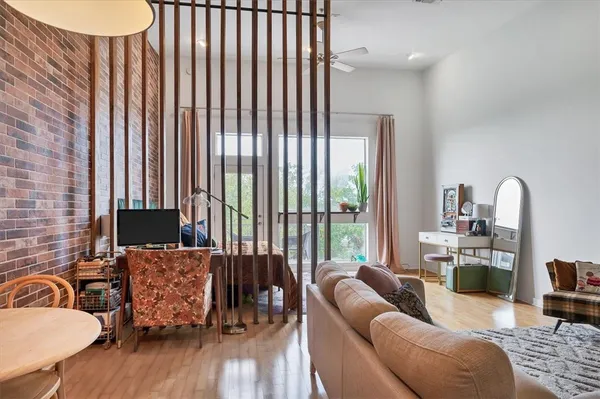 $1,899 | 2931 East 12th Street, Unit 306, Austin, TX 78702