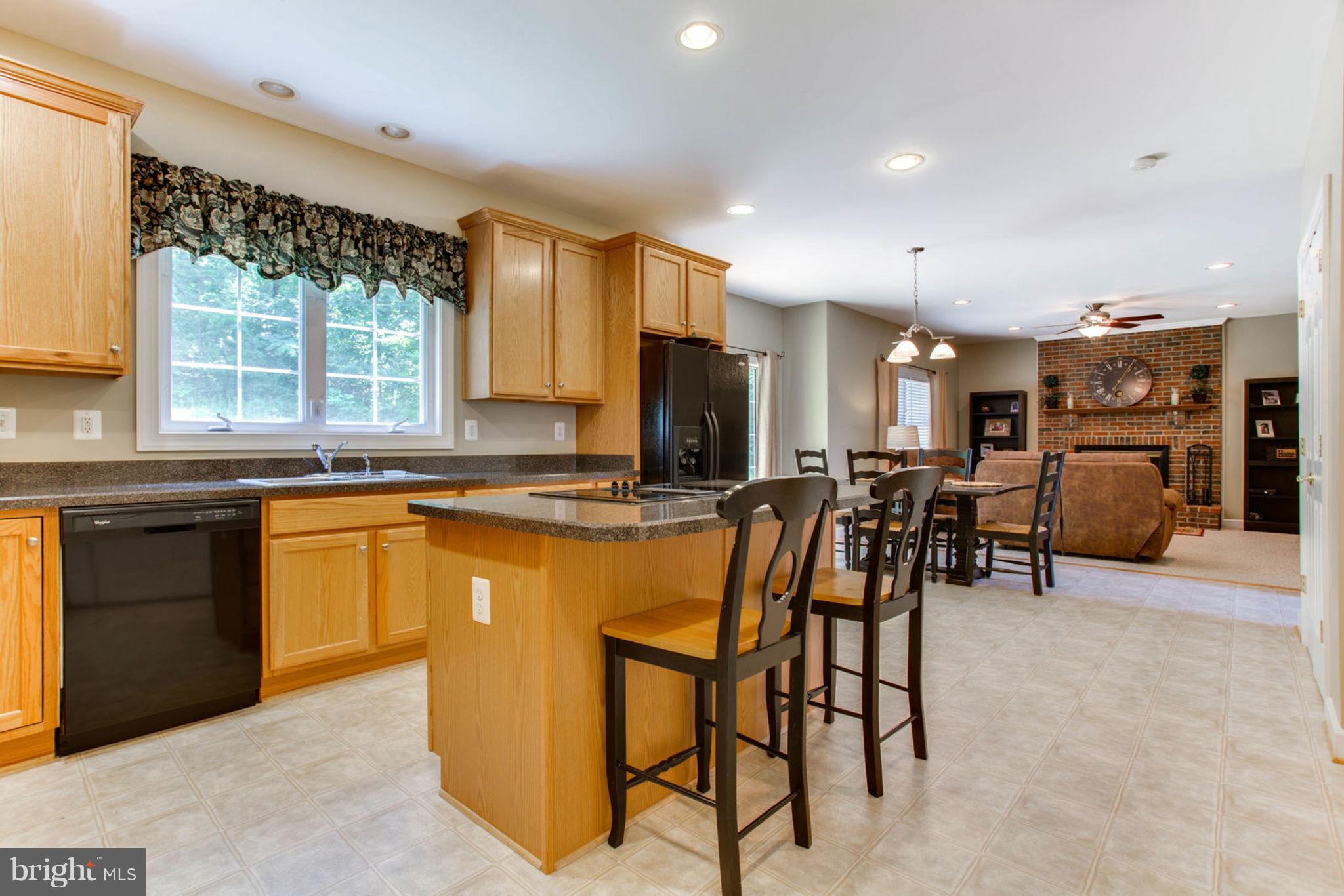 9703 Crest Hill Road Marshall, VA 20115 - Photo 9 of 29 Breakfast Bar Kitchen Island