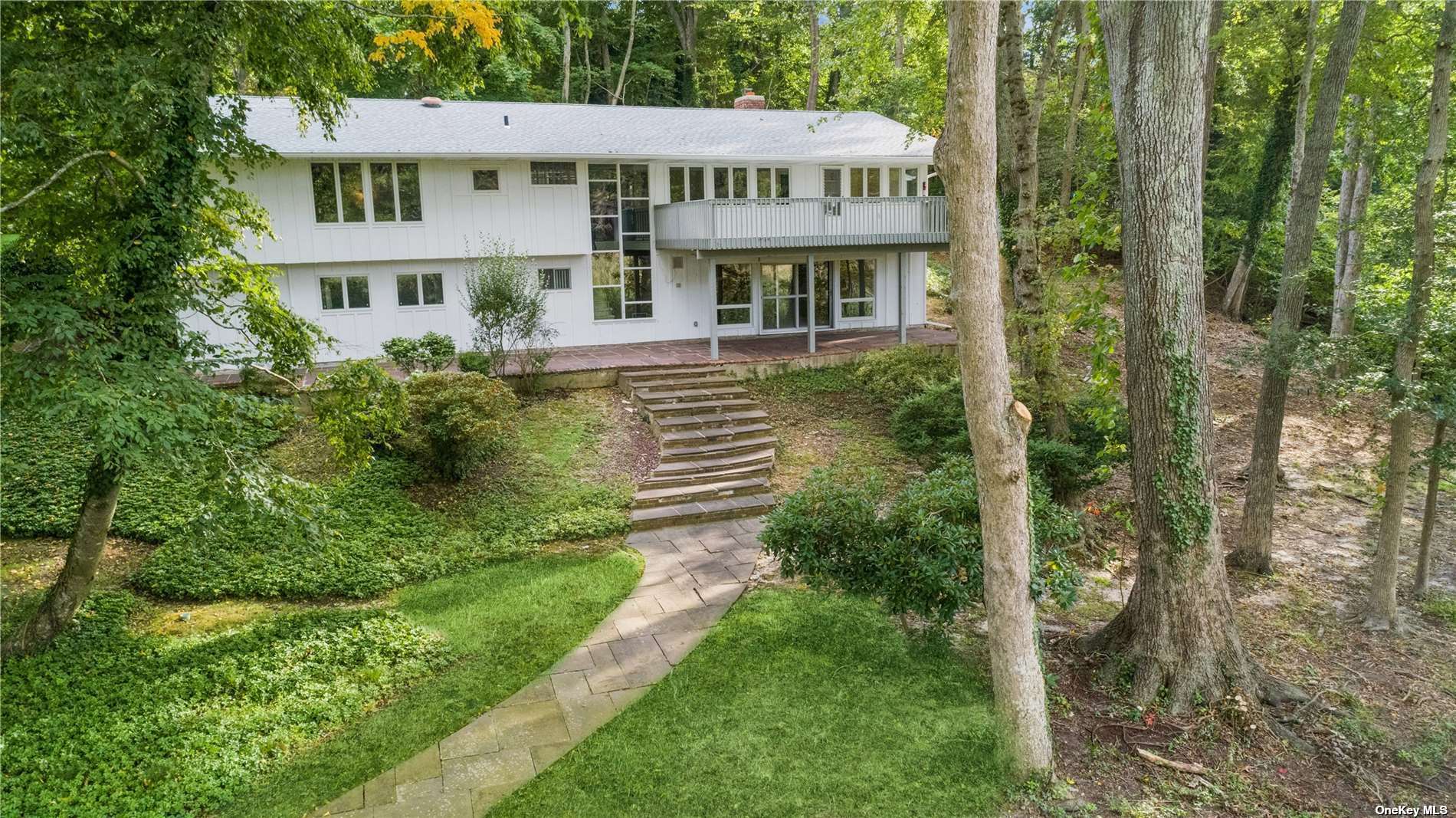 28 Whitney Gate, Unit GATE Smithtown, NY 11787 - Photo 13 of 36