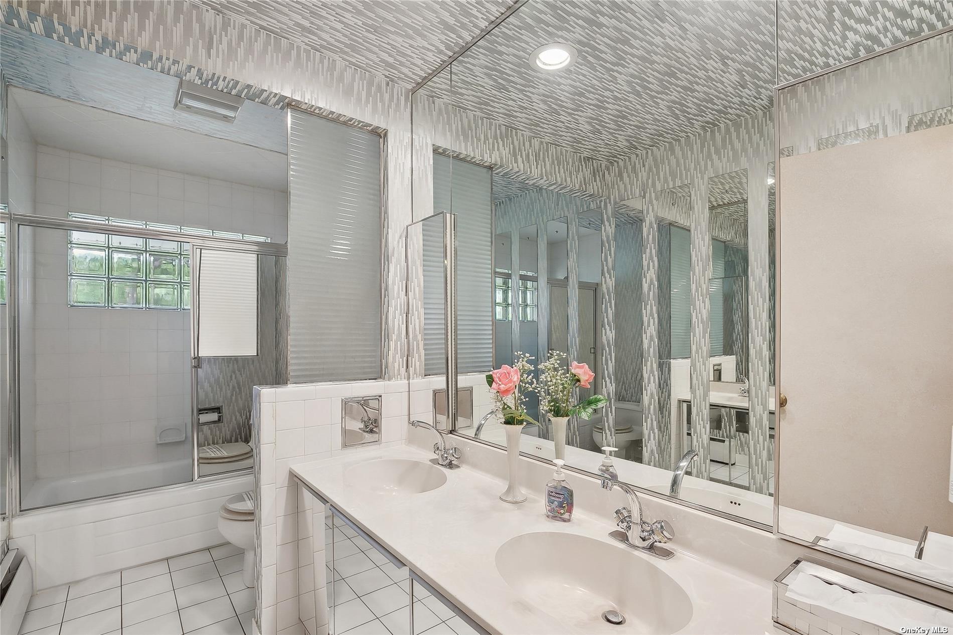 28 Whitney Gate, Unit GATE Smithtown, NY 11787 - Photo 33 of 36