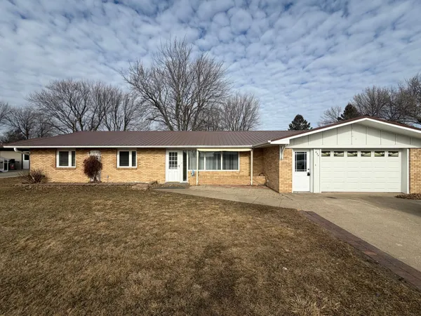 $184,000 | 644 2nd Avenue, Brewster, MN 56119