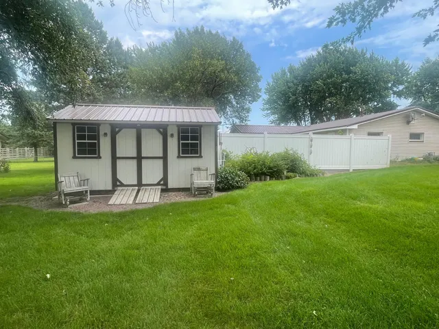 $199,000 | 644 2nd Avenue, Brewster, MN 56119