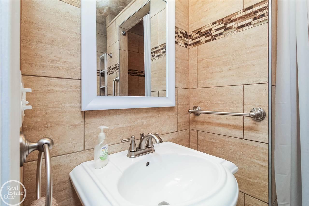 2322 Durham Road Utica, MI 48317 - Photo 23 of 68
