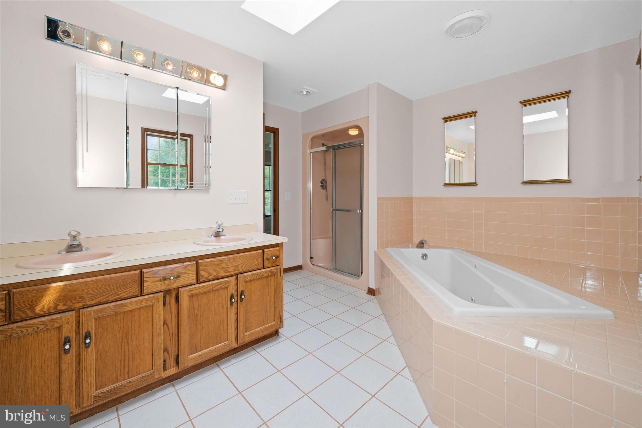 1318 Churchtown Road Middletown, DE 19709 - Photo 24 of 35 Second Floor Primary Bath