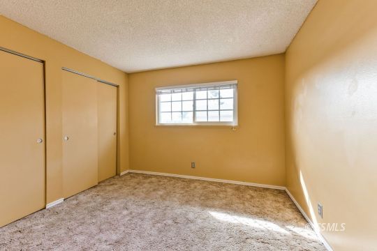 543 South Fairview Street Ridgecrest, CA 93555 - Photo 30 of 38 an empty room with windows