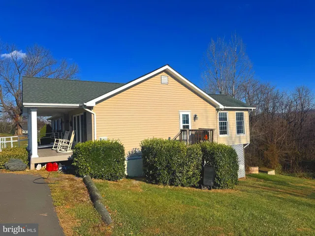 $514,900 | 522 Manor Hill Drive, Toms Brook, VA 22660