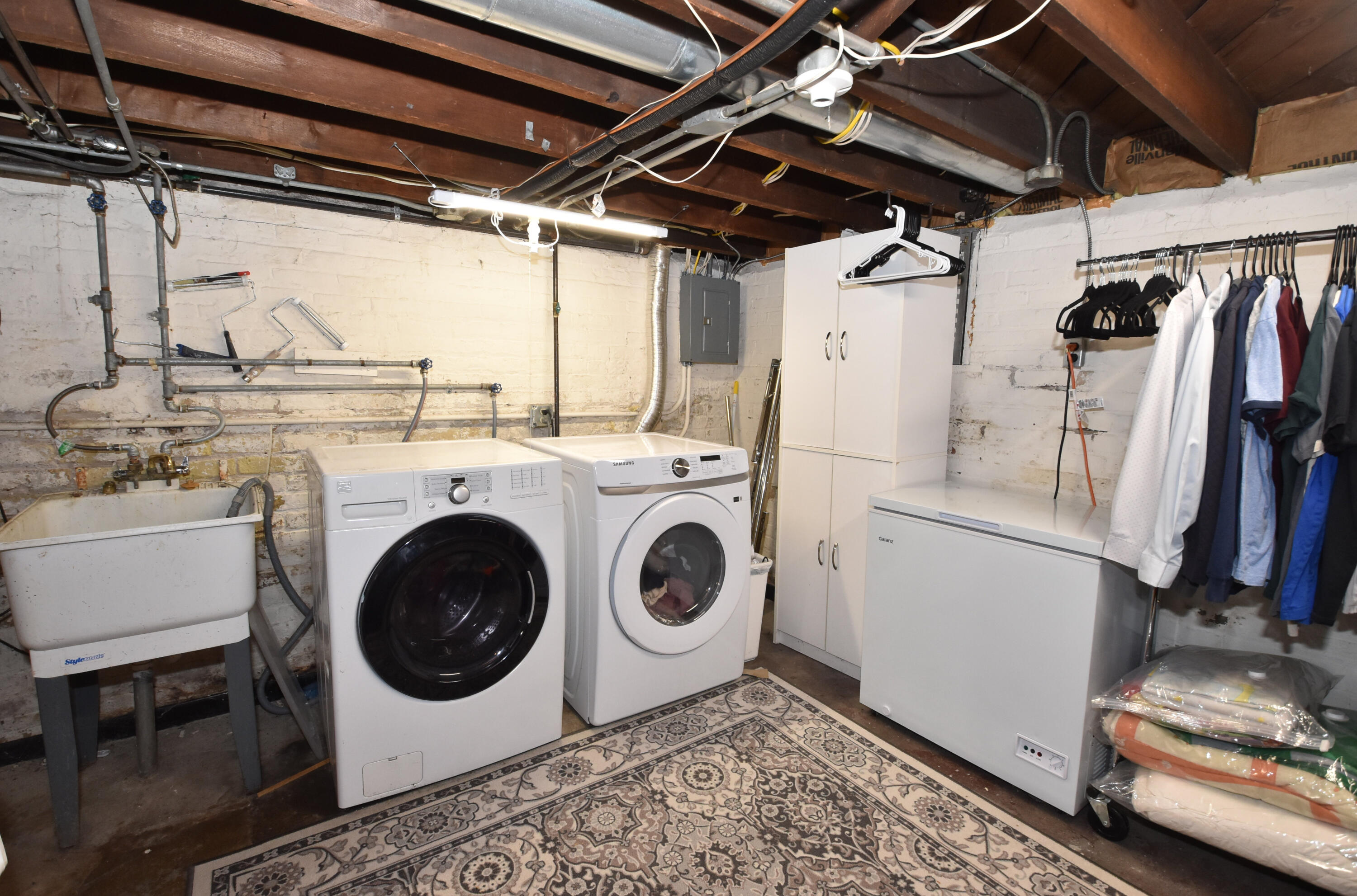 700 Grove Avenue Racine, WI 53405 - Photo 27 of 39 Laundry
