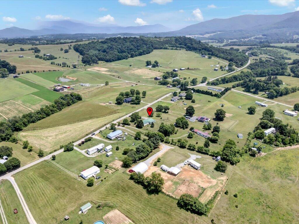 1958 Nolichuckey Road Greeneville, TN 37743 - Photo 31 of 36 1958 Nolichuckey - 30