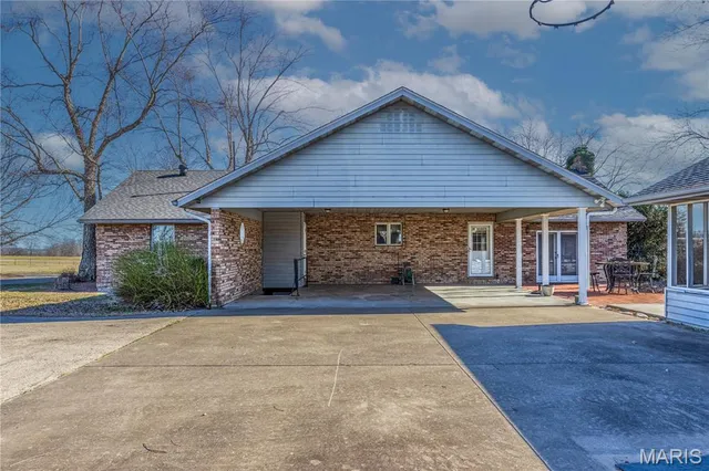 $850,000 | 26655 Highway 61, Scott City, MO 63780