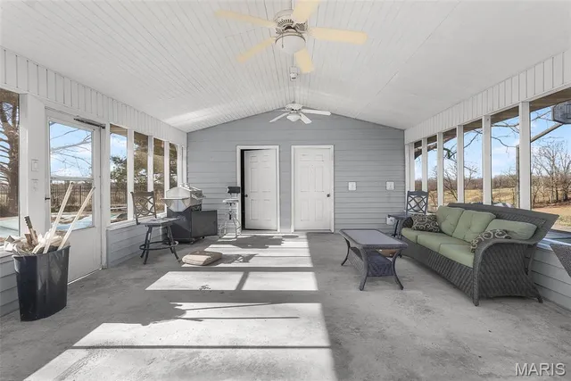 $850,000 | 26655 Highway 61, Scott City, MO 63780