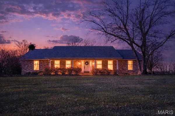$850,000 | 26655 Highway 61, Scott City, MO 63780