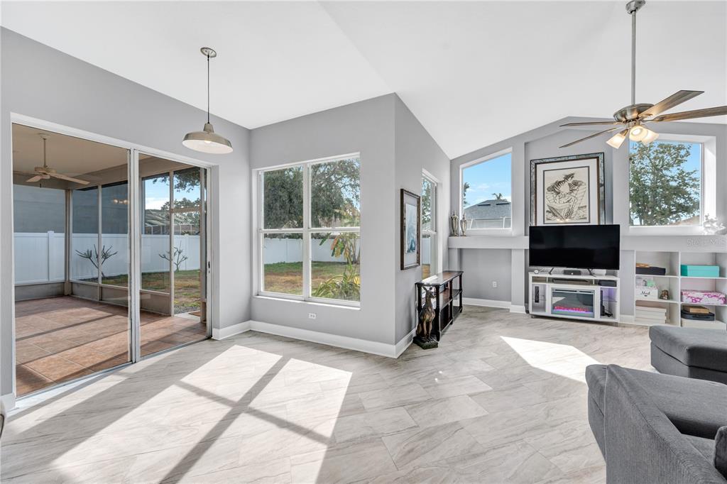 4329 Swift Circle Valrico, FL 33596 - Photo 5 of 29