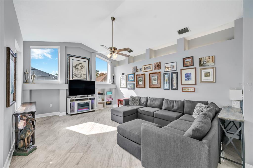 4329 Swift Circle Valrico, FL 33596 - Photo 6 of 29