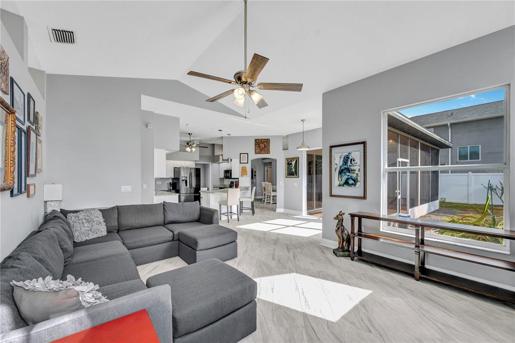 4329 Swift Circle Valrico, FL 33596 - Photo 7 of 29