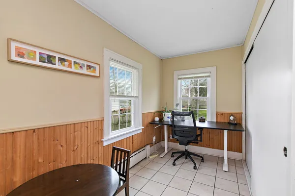 $1,800 | 811 Ellwood Avenue, DeKalb, IL 60115