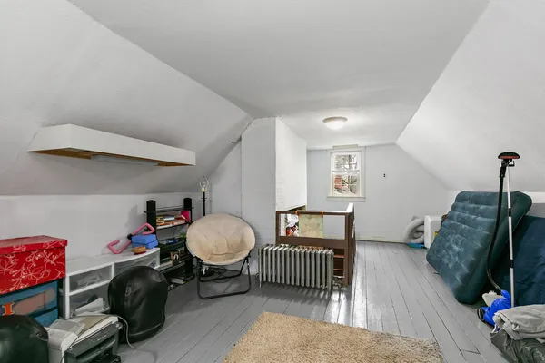 $1,800 | 811 Ellwood Avenue, DeKalb, IL 60115