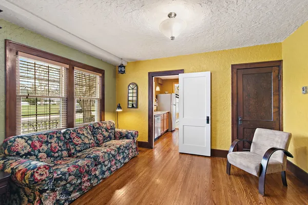 $1,800 | 811 Ellwood Avenue, DeKalb, IL 60115