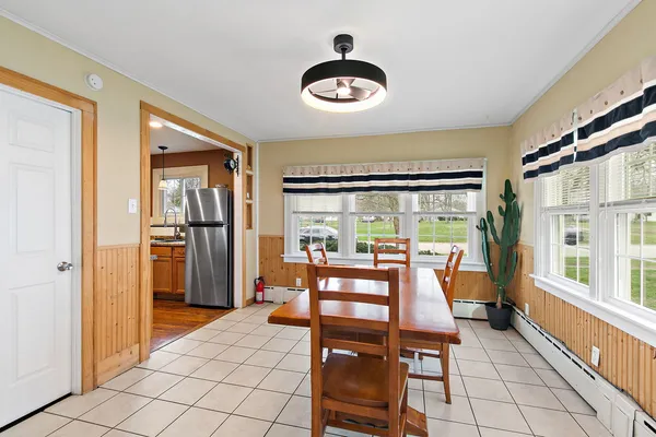 $1,800 | 811 Ellwood Avenue, DeKalb, IL 60115