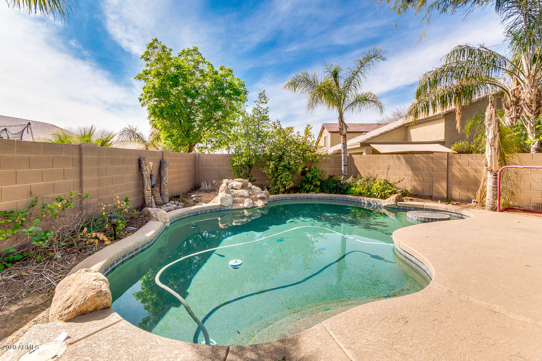 3339 East Bonanza Road Gilbert, AZ 85297 - Photo 38 of 47 a view of a swimming pool