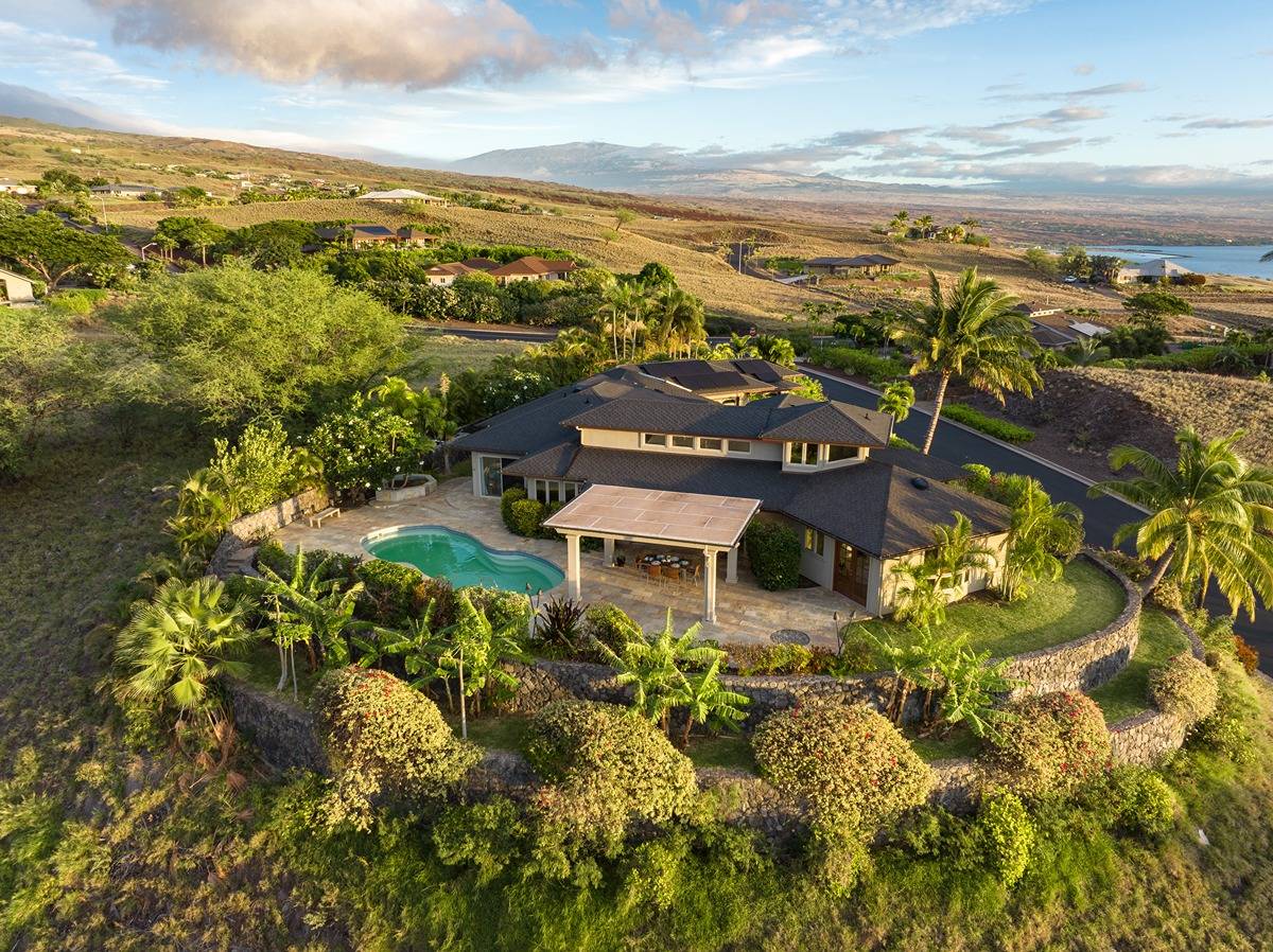 Kohala by the Sea⬦a lovely, small, gated enclave of custom homes on the North Kohala coastline of the Big Island of Hawaii within minutes of historic Waimea, world class beaches and golf, and all the amenities of multiple four-star resorts.