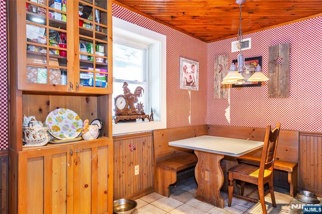 1635 Union Valley Road West Milford, NJ 07480 - Photo 12 of 46