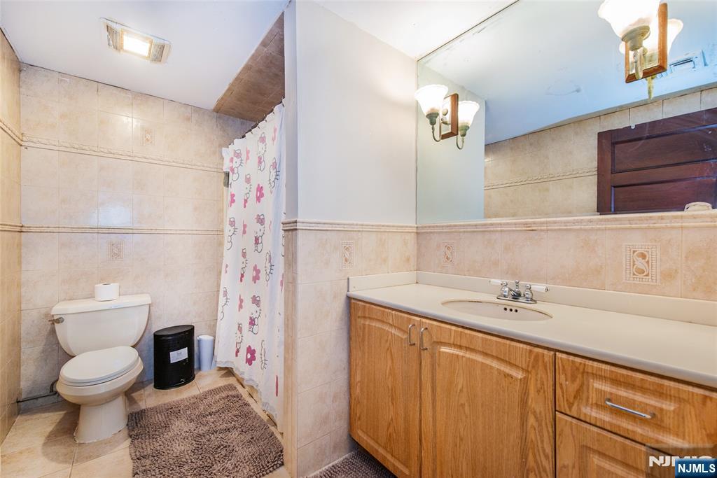 1635 Union Valley Road West Milford, NJ 07480 - Photo 21 of 46