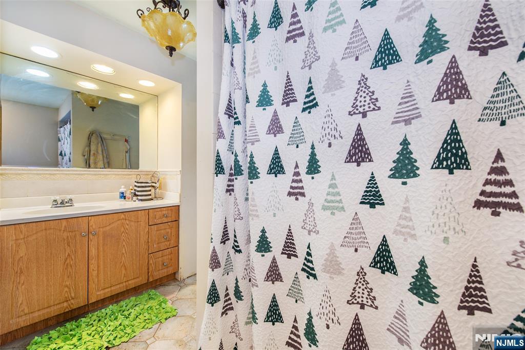 1635 Union Valley Road West Milford, NJ 07480 - Photo 25 of 46