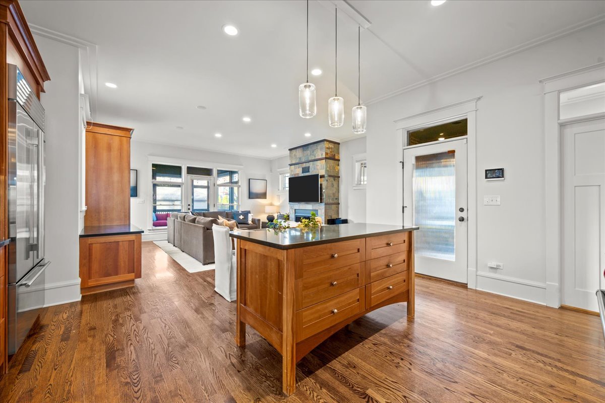 983 Cherry Street Winnetka, IL 60093 - Photo 10 of 41