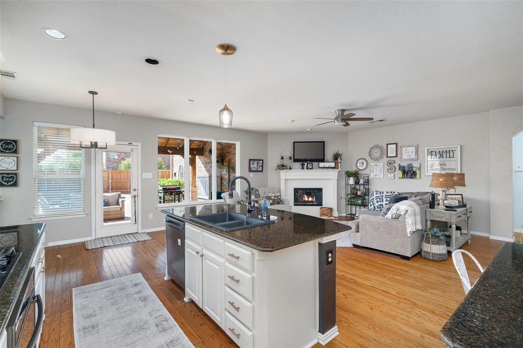 12321 Alfa Romeo Way Frisco, TX 75033 - Photo 8 of 35