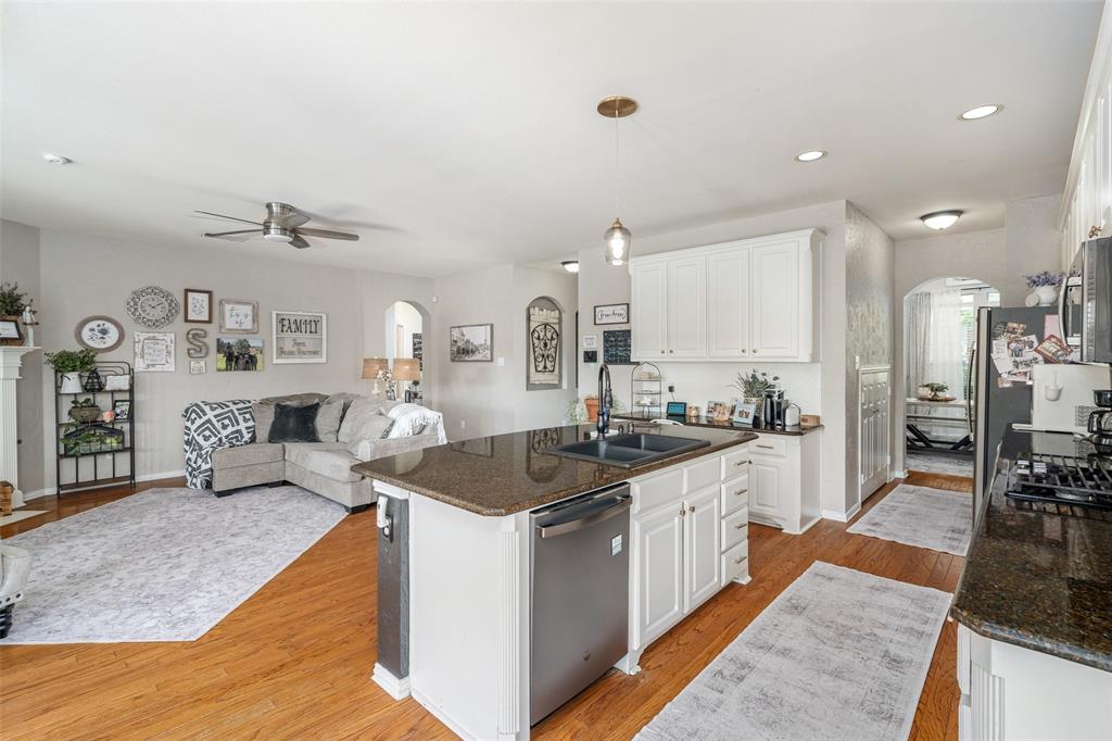 12321 Alfa Romeo Way Frisco, TX 75033 - Photo 9 of 35