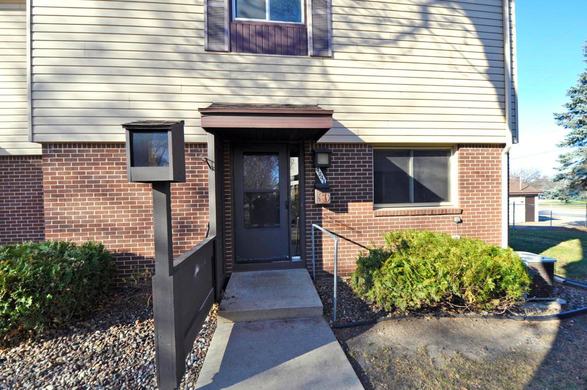 4041 18th Avenue Northwest Rochester, MN 55901 - Photo 2 of 20