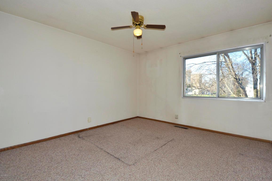 4041 18th Avenue Northwest Rochester, MN 55901 - Photo 13 of 20