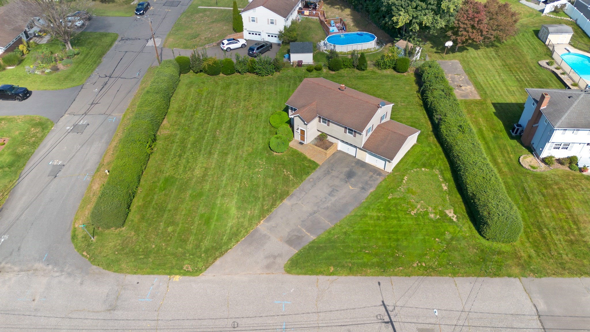 115 Clover Road Ludlow, MA 01056 - Photo 2 of 23 Gallery Image 2