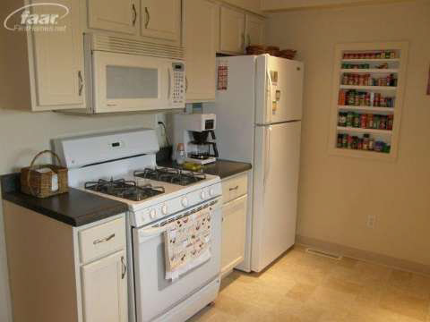 2384 North Ridge Road Chesaning, MI 48616 - Photo 7 of 17 20398350-6.JPG
