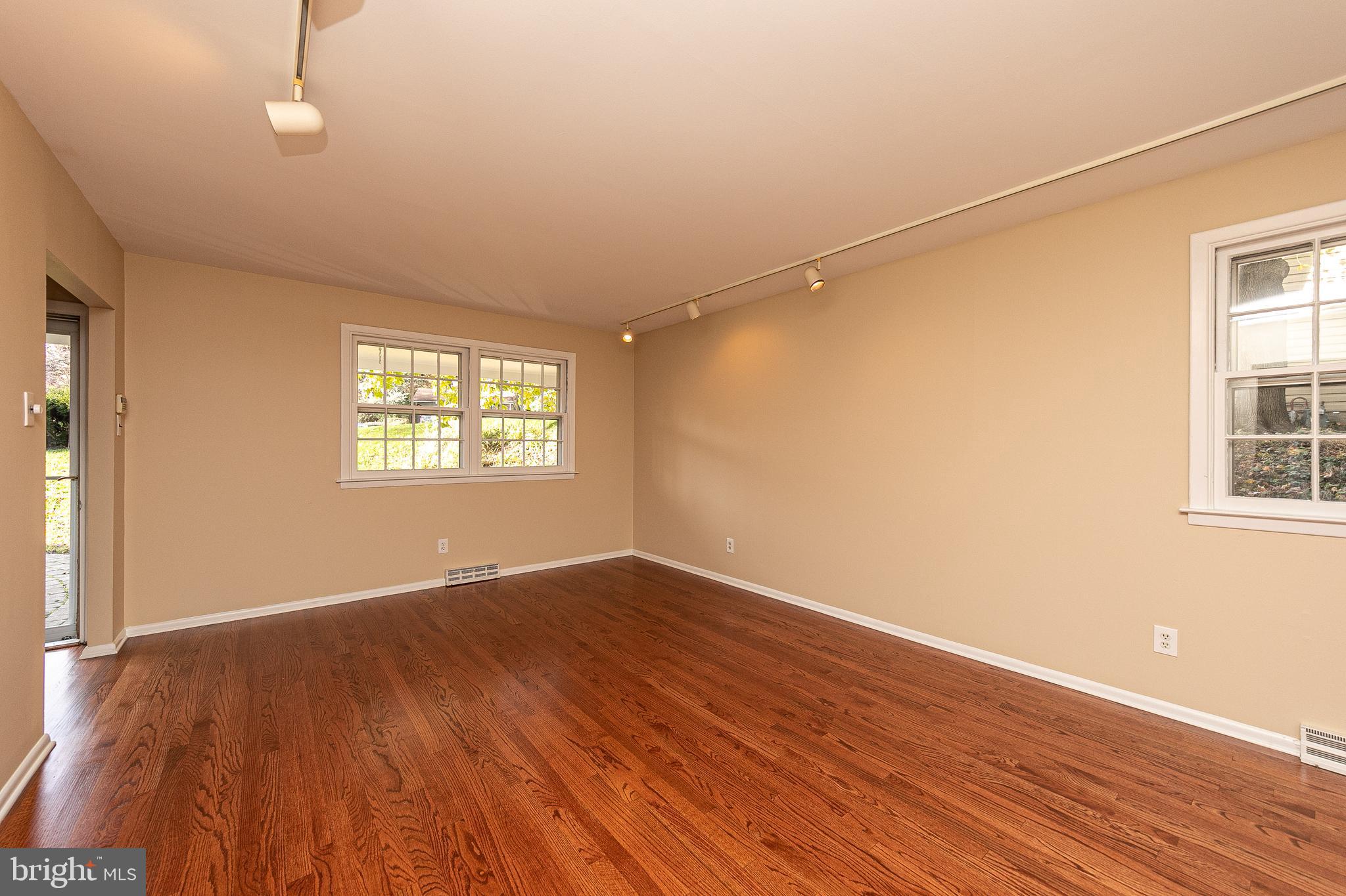 8117 Hawthorne Road Elkins Park, PA 19027 - Photo 5 of 33 Living Room