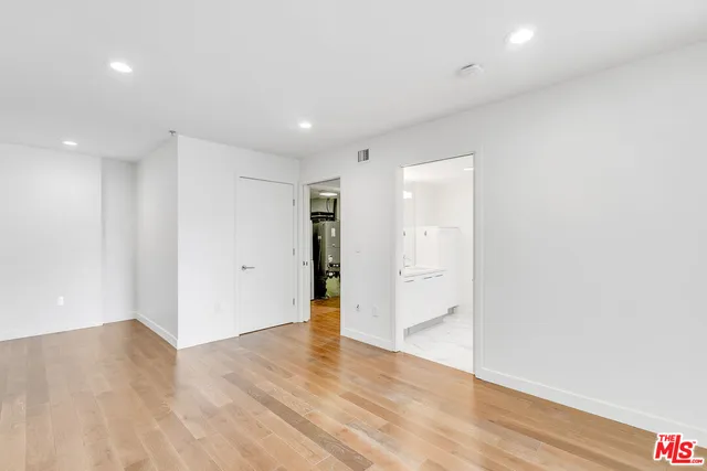 $2,900 | 901 Flower Street, Unit 408, Los Angeles, CA 90015